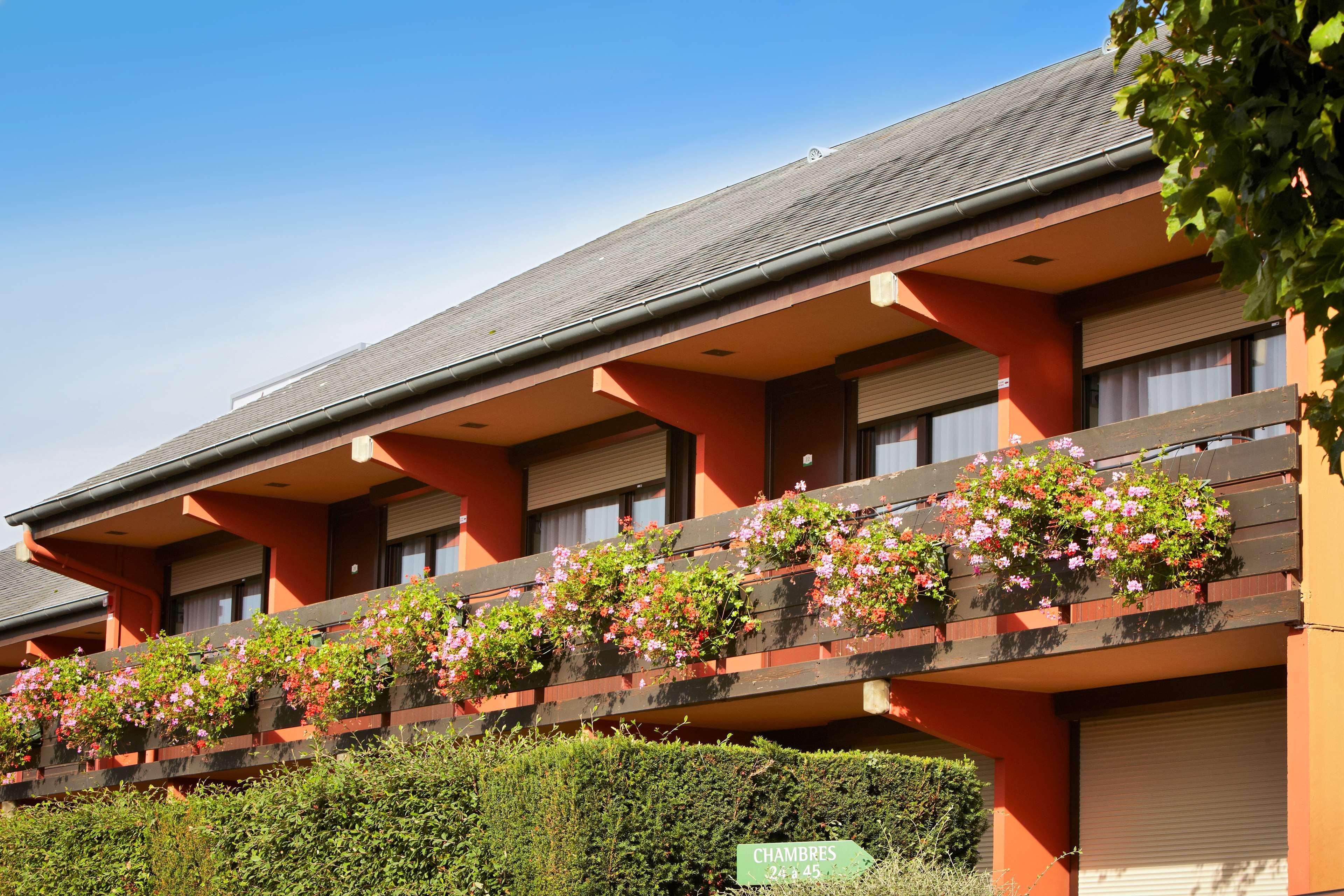 Campanile Saintes Hotel Exterior foto