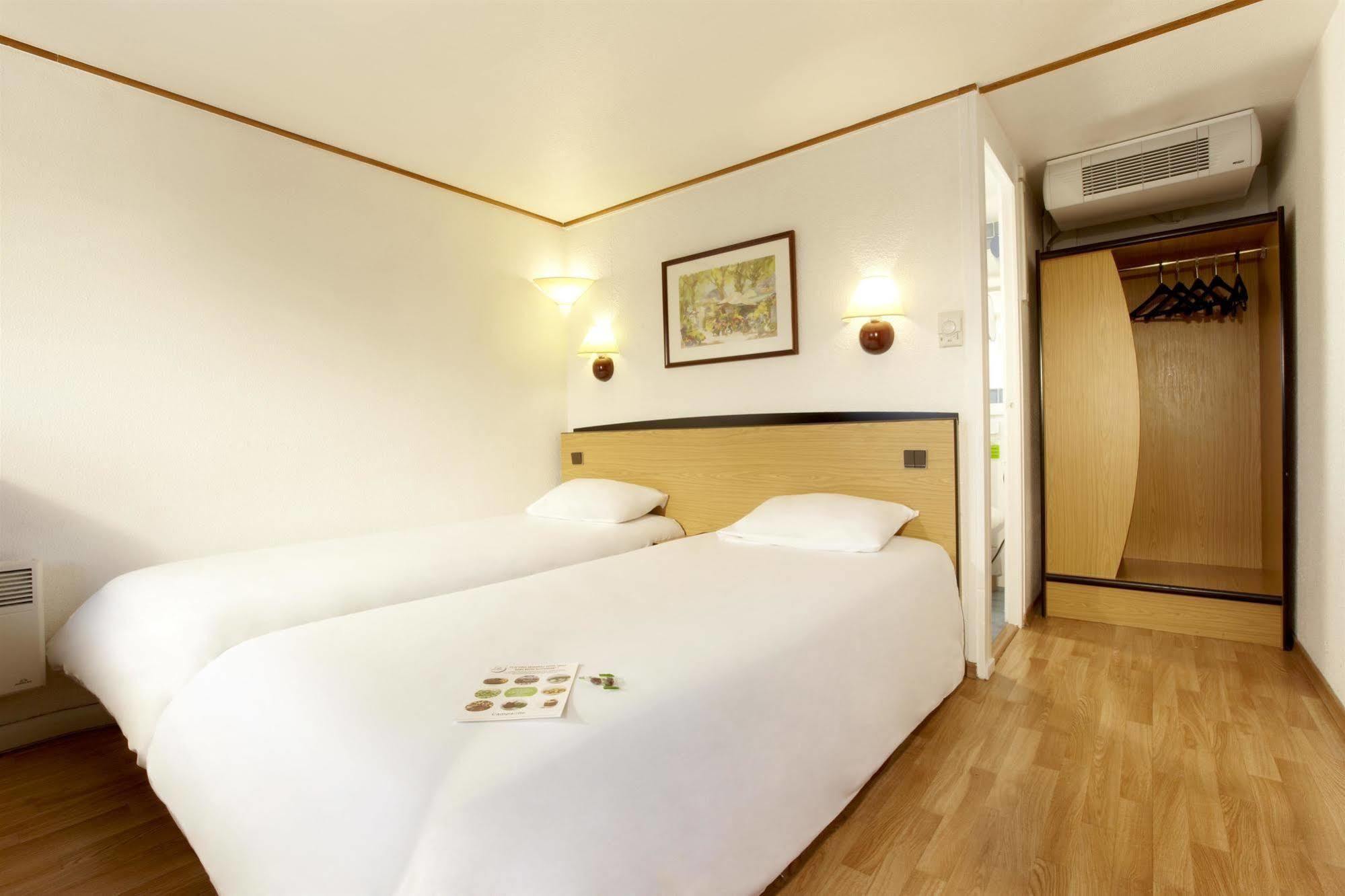 Campanile Saintes Hotel Quarto foto